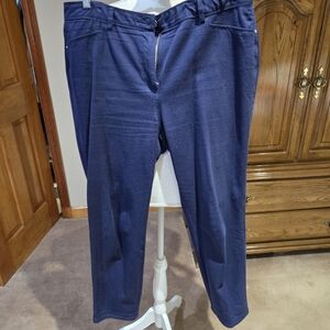 Chico's So-Slimming Ankle Pant